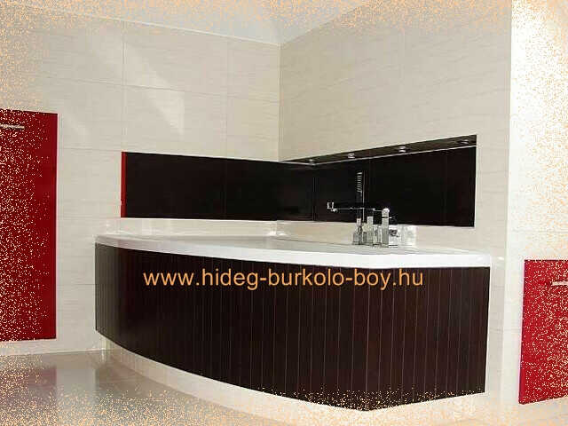 Fekete, fehér, piros szÃnü fürdÅszoba Bordó fürdőszobák