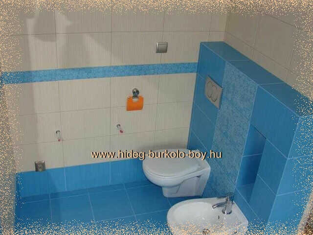 Kék és bézs csempés fürdőszoba!