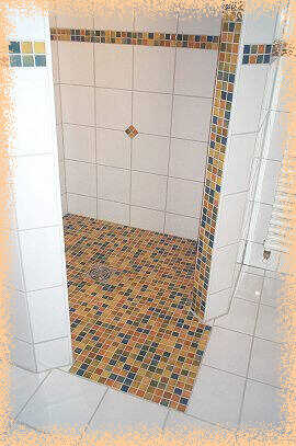 mozaik burkolás zuhanyzó tálca