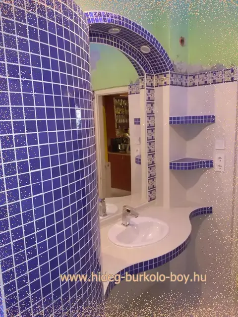 fürdőszoba ívelt falak, mediterrán hangulat